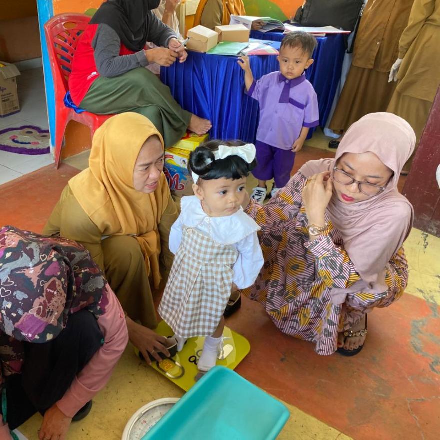 Kegiatan Posyandu Cempaka 1 Penimbangan dan Pengukuran Bayi dan Balita serta Pemeriksaan Lansia